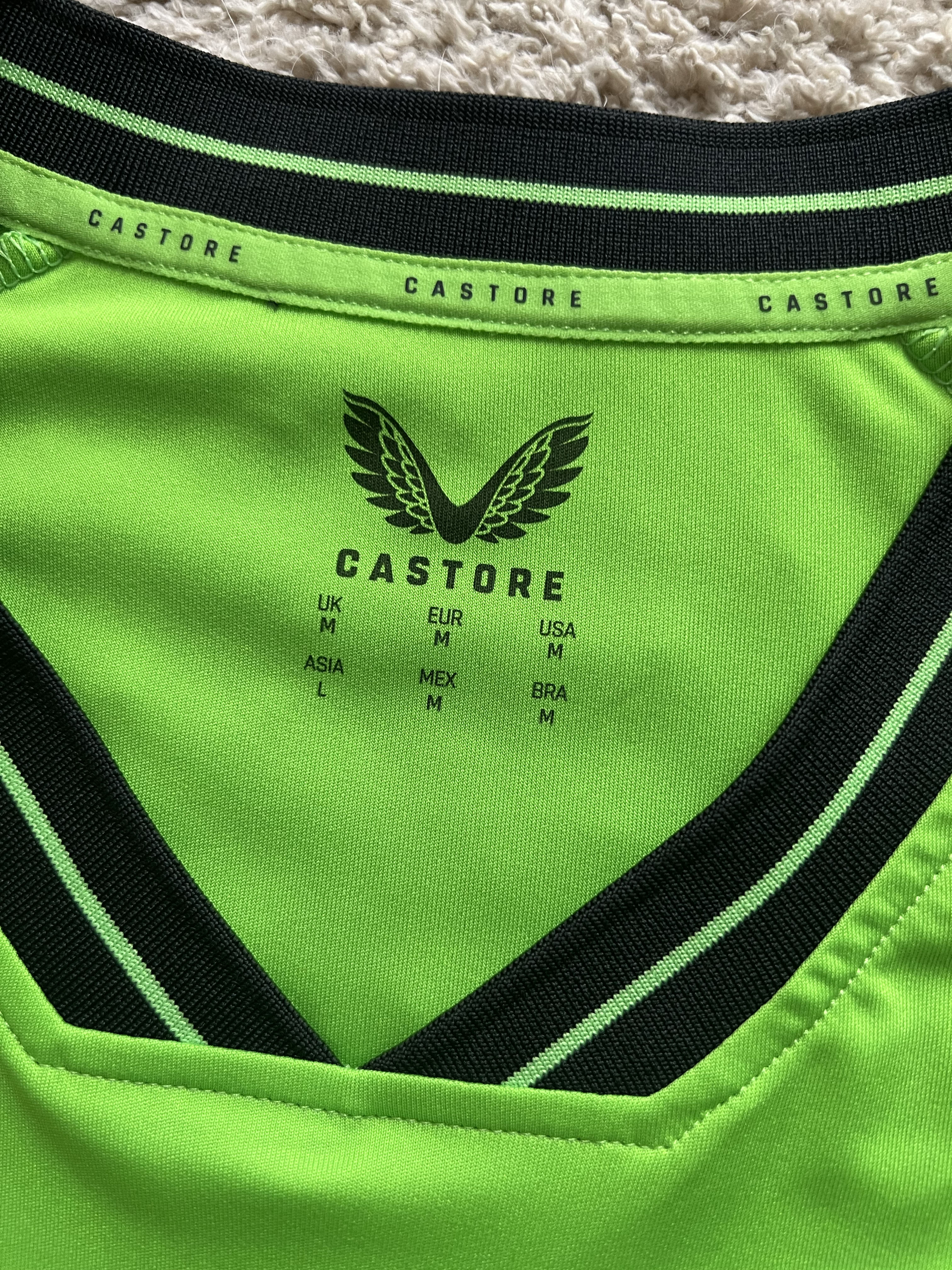Authenticity evidence image of Aston Villa 2023/24 Castore Away Goalkeeper Shirt (Acorns) - Men's Medium