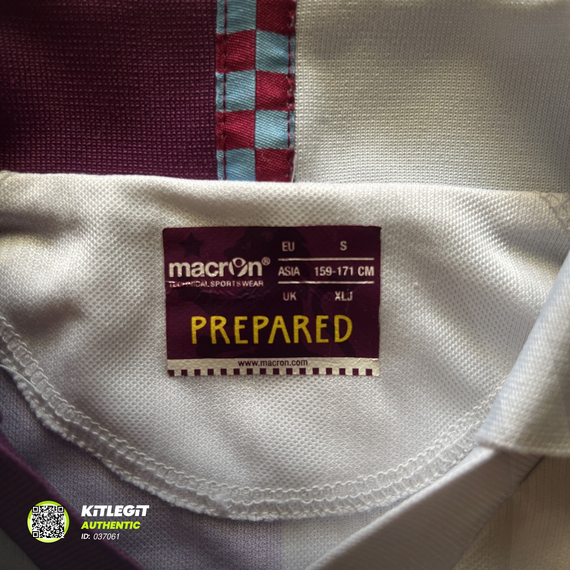 Authenticity evidence image of Aston Villa 2013/14 Macron Away Shirt (Acorns 25) - Junior XL