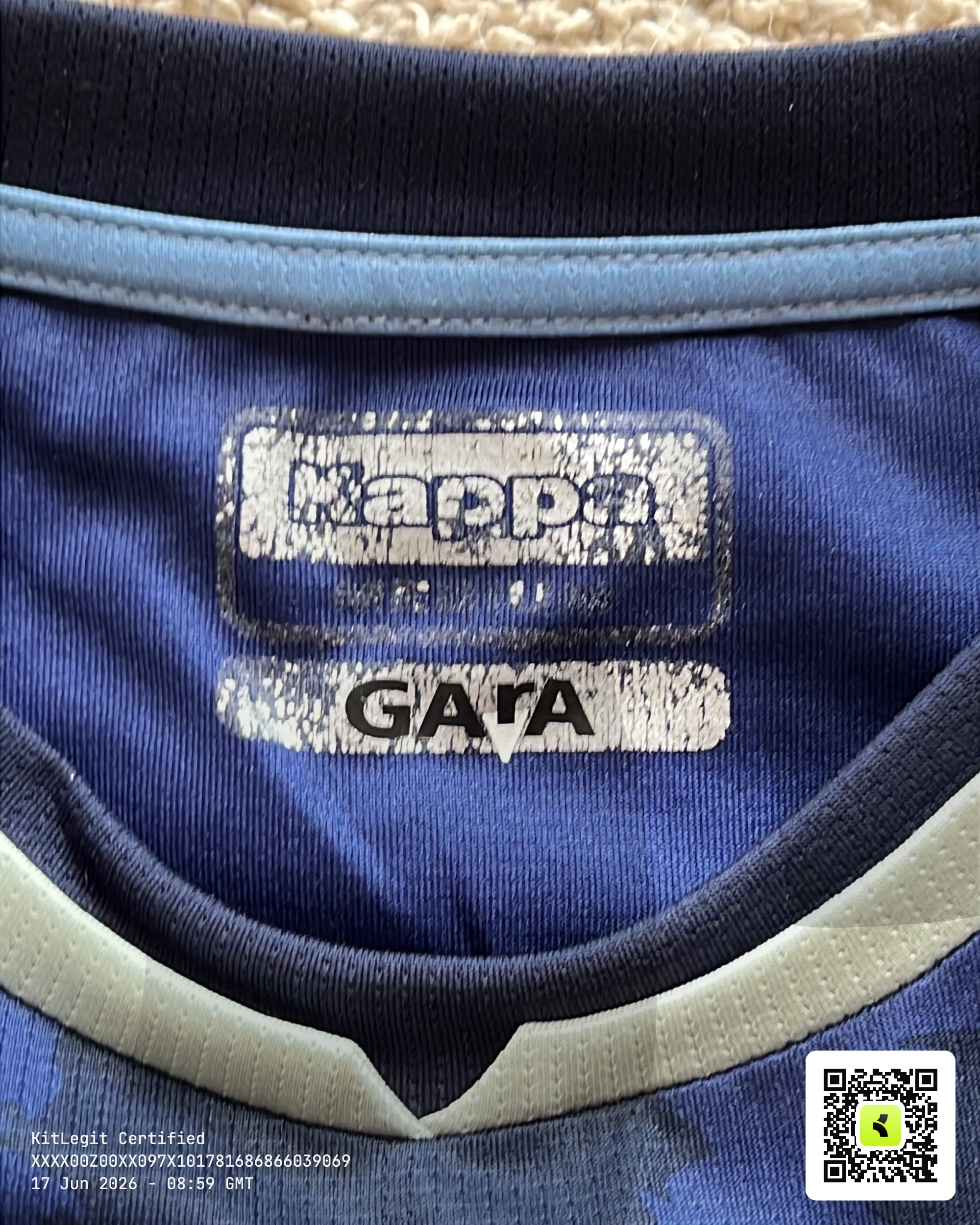 Neck label