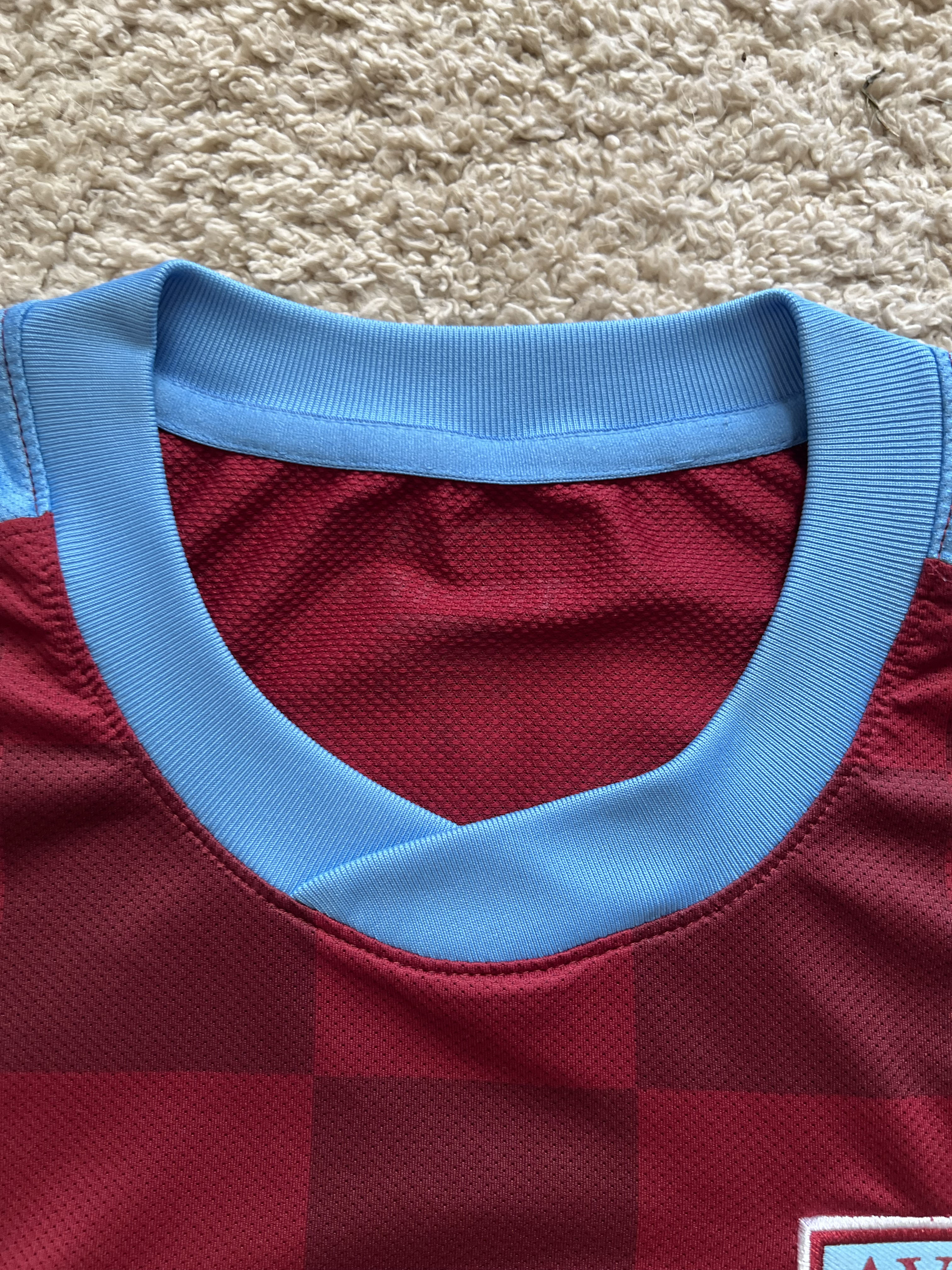 Authenticity evidence image of Aston Villa 2011/12 Nike Home Shirt (Genting Casinos) - Men's Medium