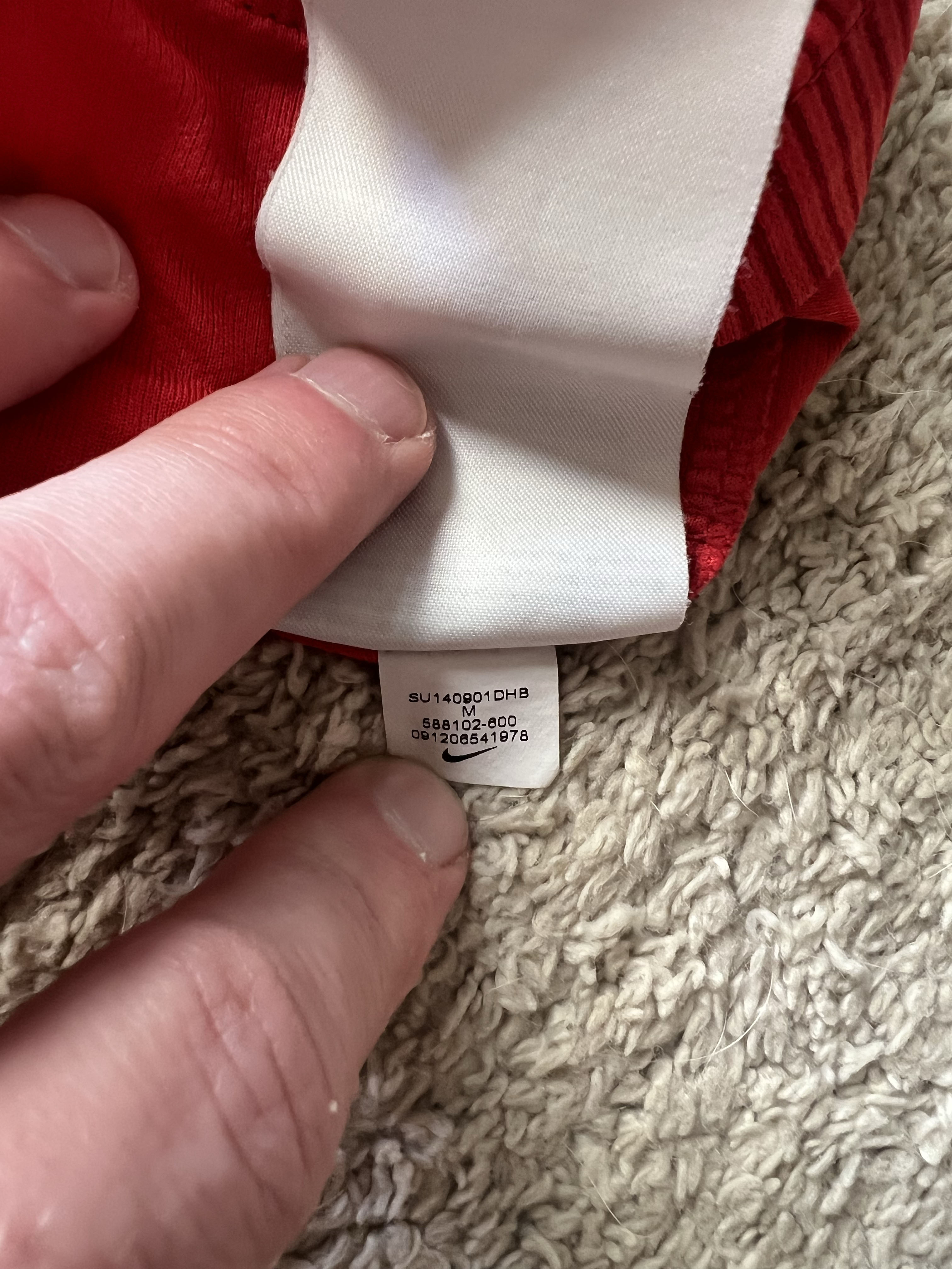 Authenticity evidence image of England 2014/15 Nike Away Shirt - Men's Medium