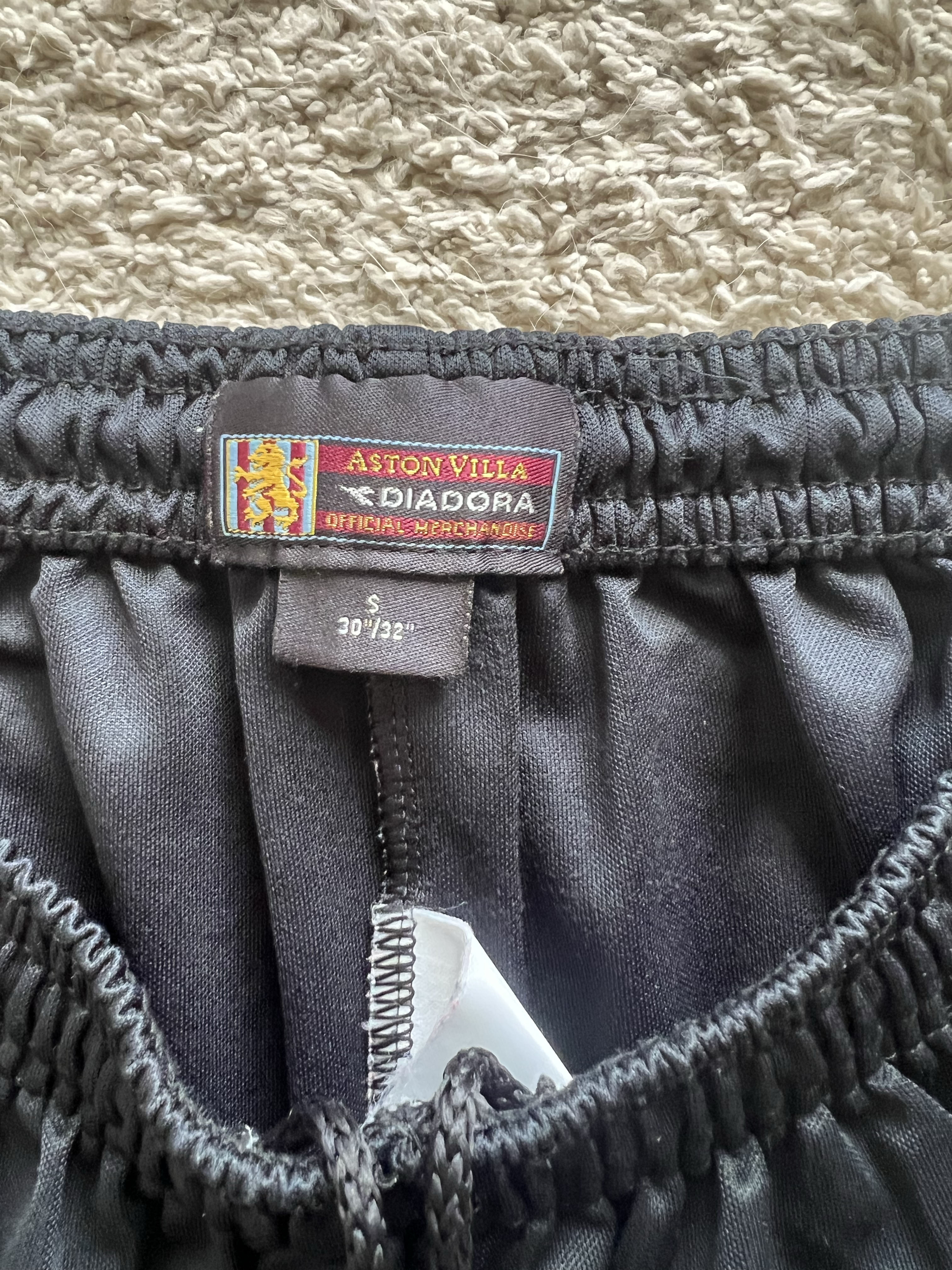 Authenticity evidence image of Aston Villa 2003/04 Diadora GK 1 Goalkeeper Shirt (Rover) - Junior XL