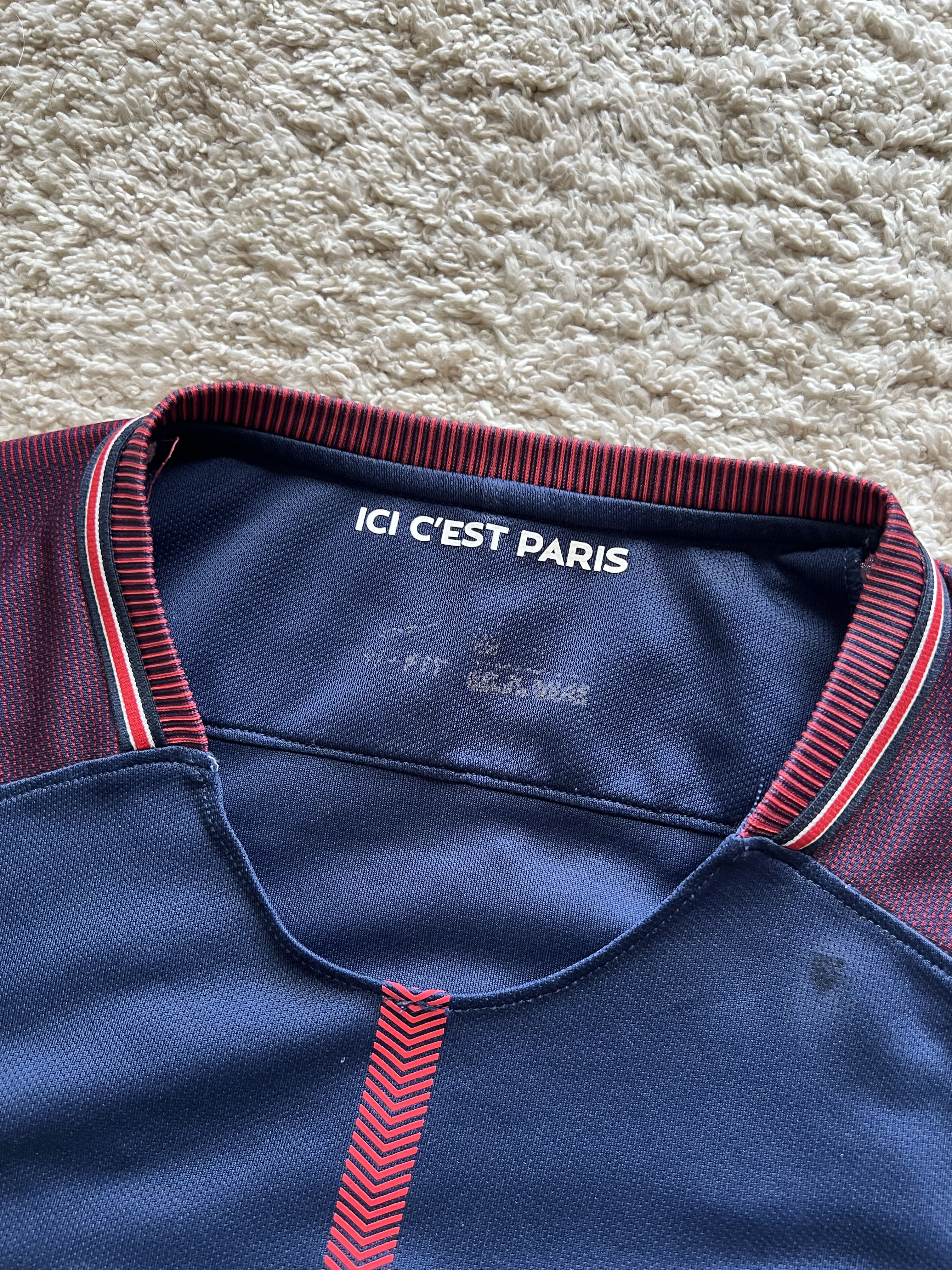 Authenticity evidence image of PSG 2017/18 Nike Home Shirt (Fly Emirates) - Men's Medium