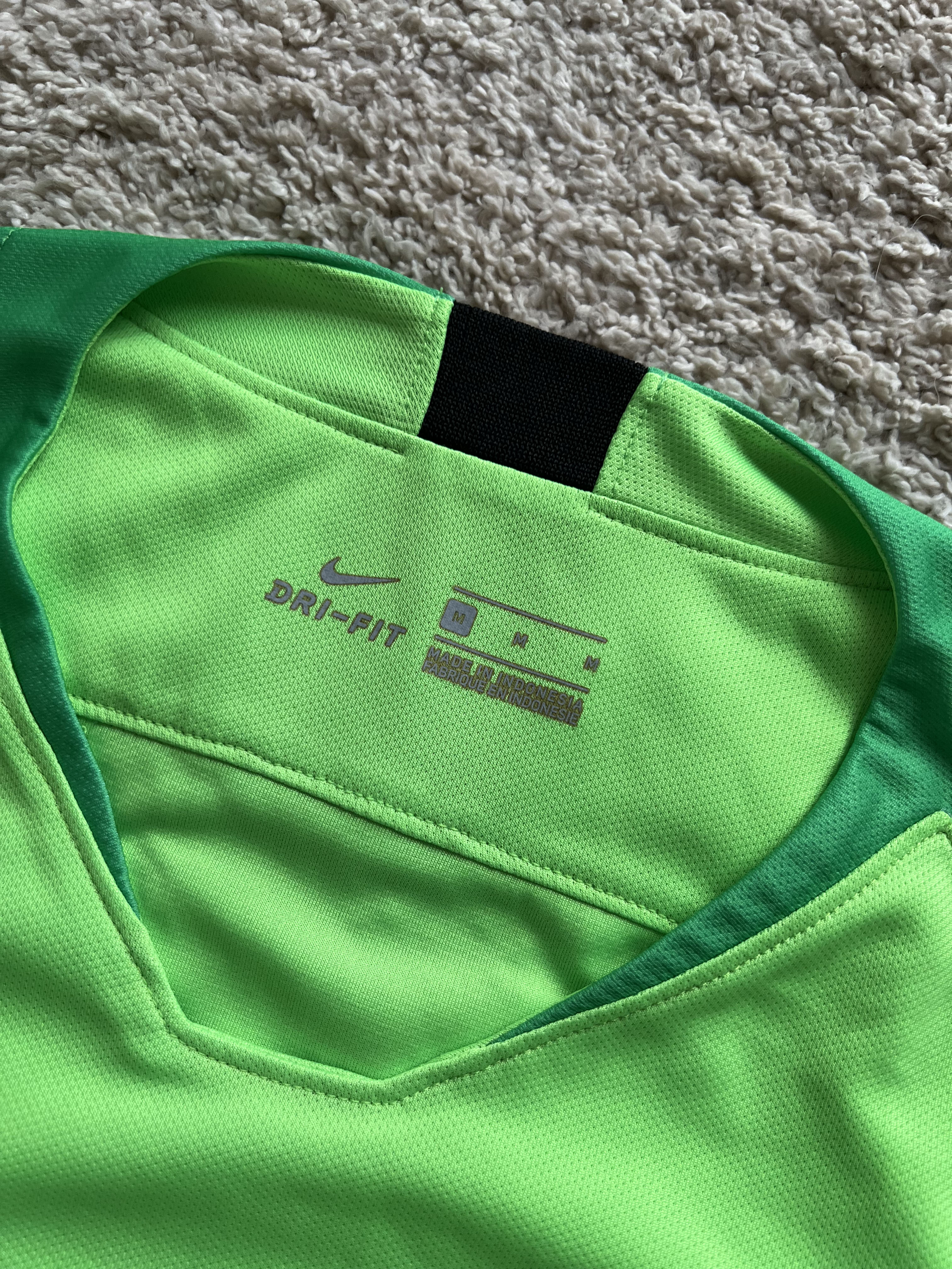 Authenticity evidence image of Chelsea 2018/19 Nike GK 2 Goalkeeper Shirt (Yokohama Tyres) - Men's Medium