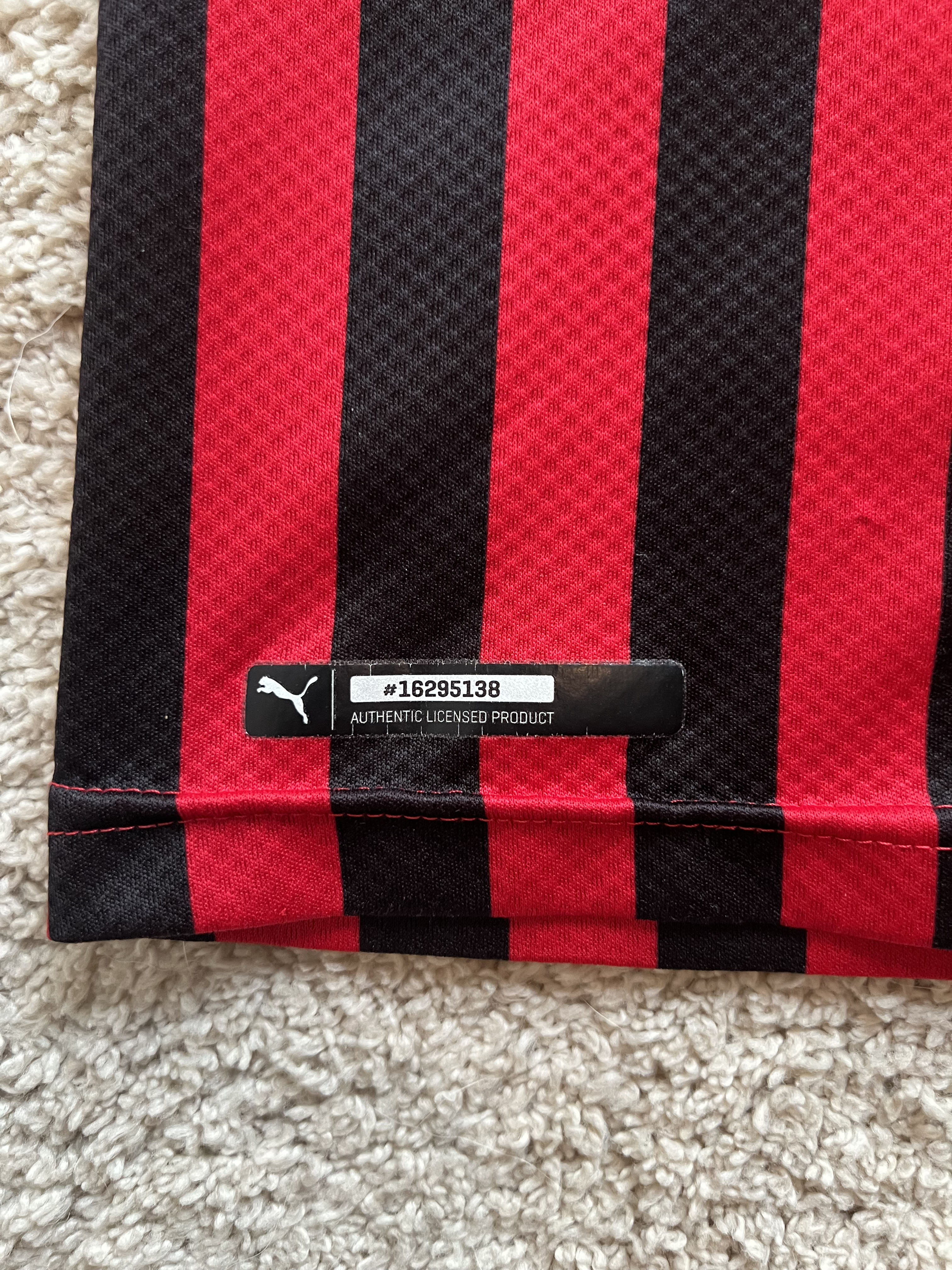Authenticity evidence image of AC Milan 2019/20 Puma Home Shirt (Fly Emirates) - Men's Medium