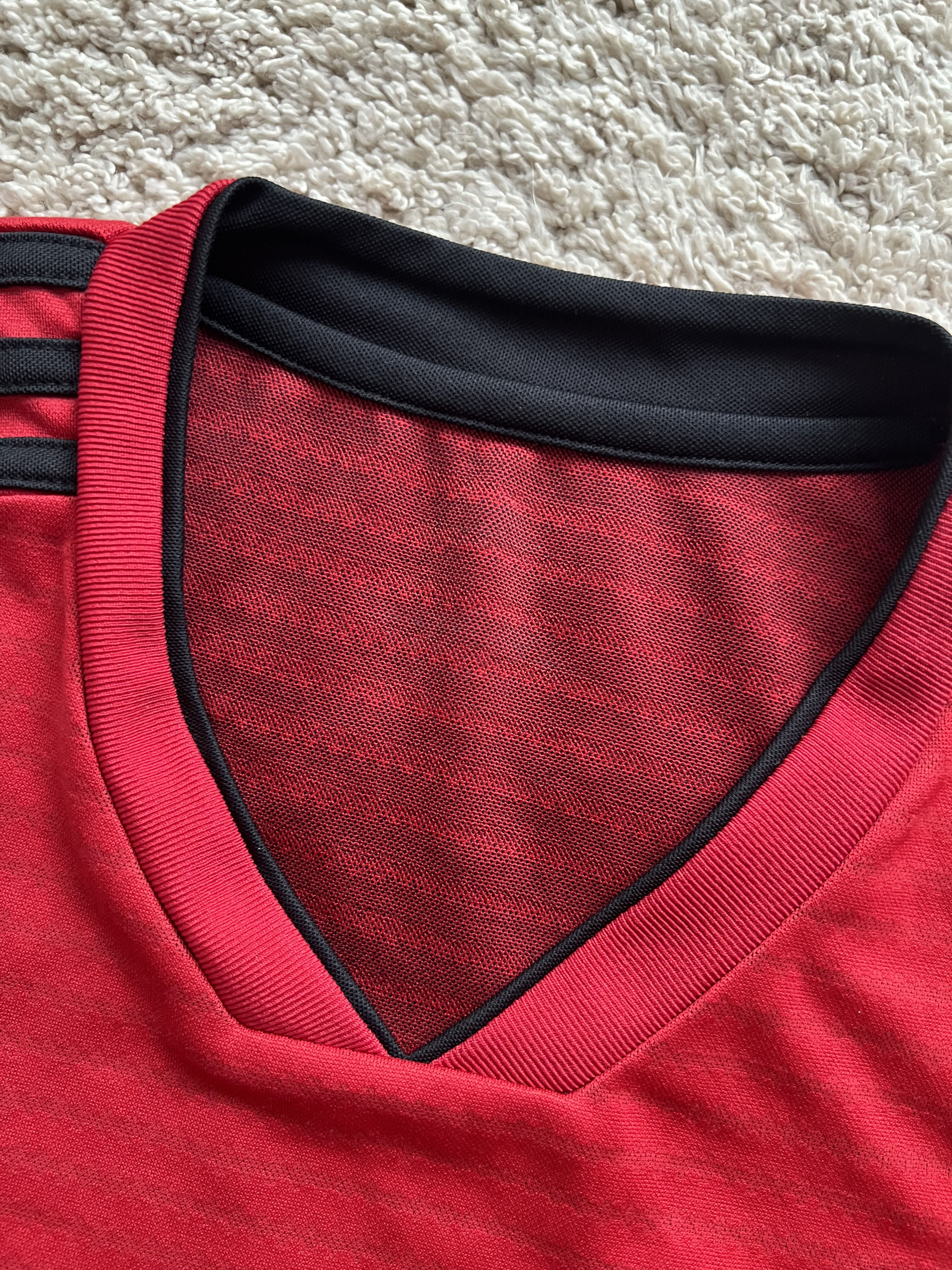 Authenticity evidence image of Manchester United 2018/19 Adidas Home Shirt (Chevrolet) - Men's Large