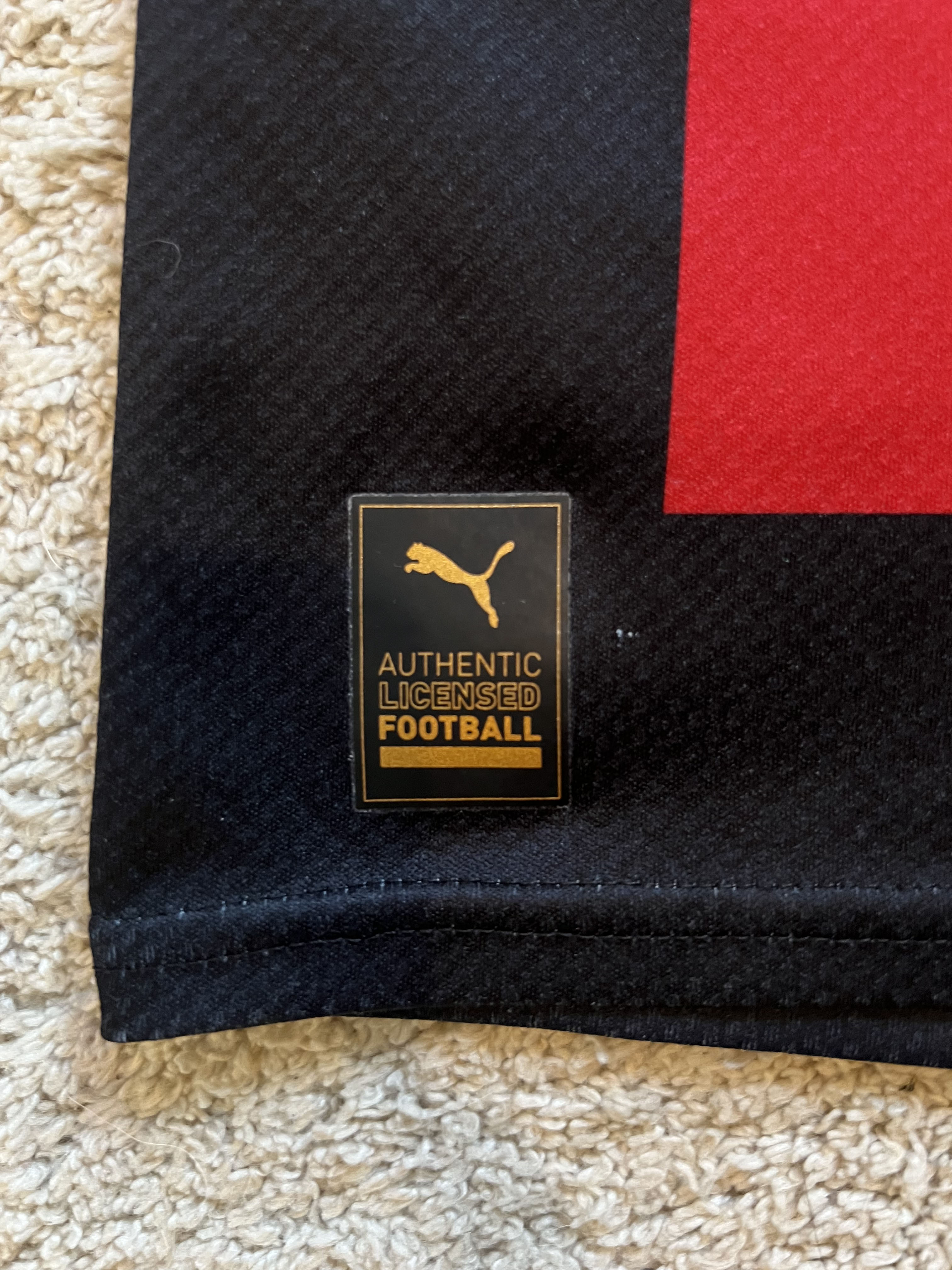 Authenticity evidence image of AC Milan 2022/23 Puma Home Shirt (Fly Emirates) - Men's Small