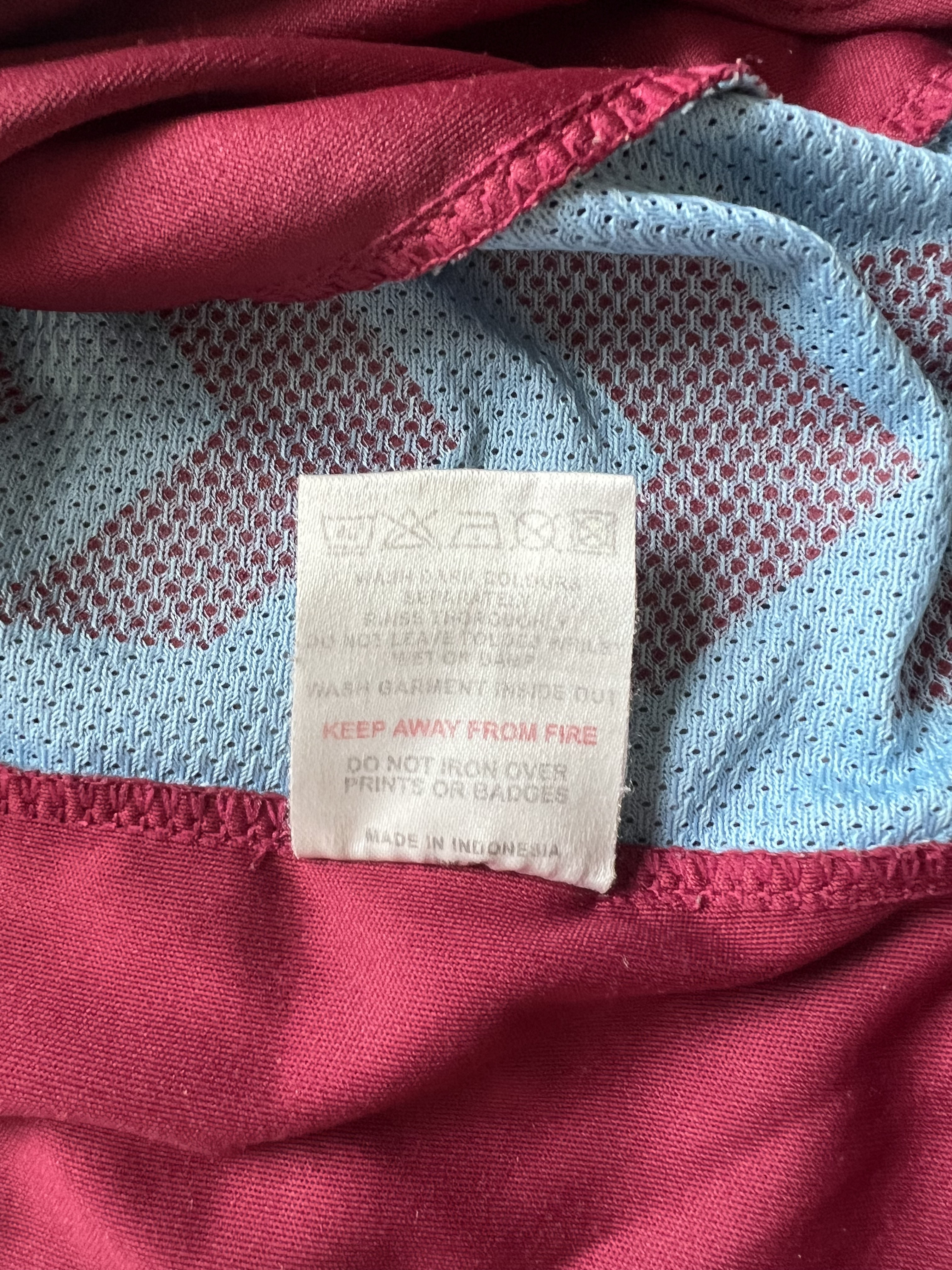 Authenticity evidence image of Aston Villa 2006/07 Hummel Home Shirt (32Red) - Men's Medium