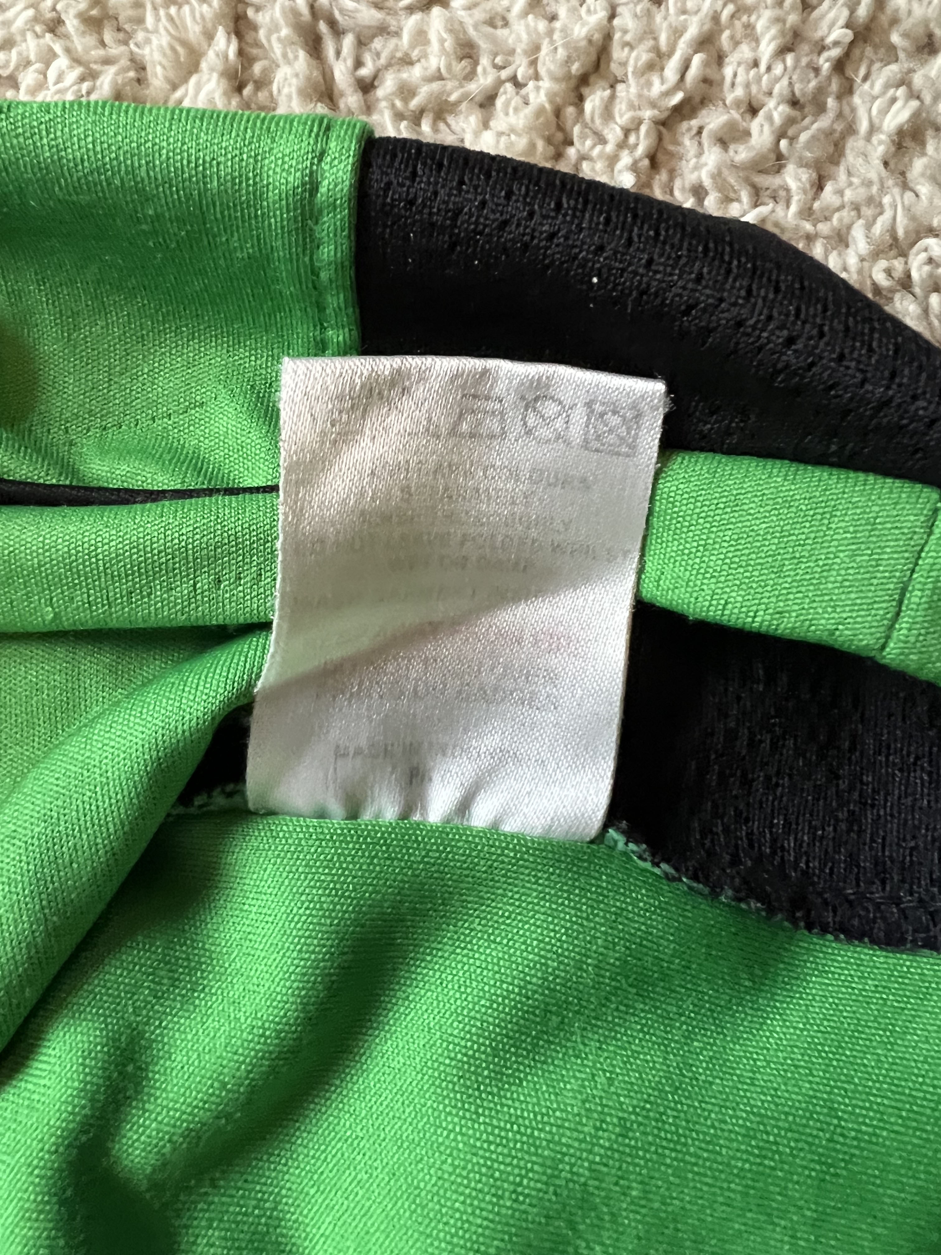 Authenticity evidence image of Aston Villa 2006/07 Hummel GK 1 Goalkeeper Shirt (32Red) - Junior XL