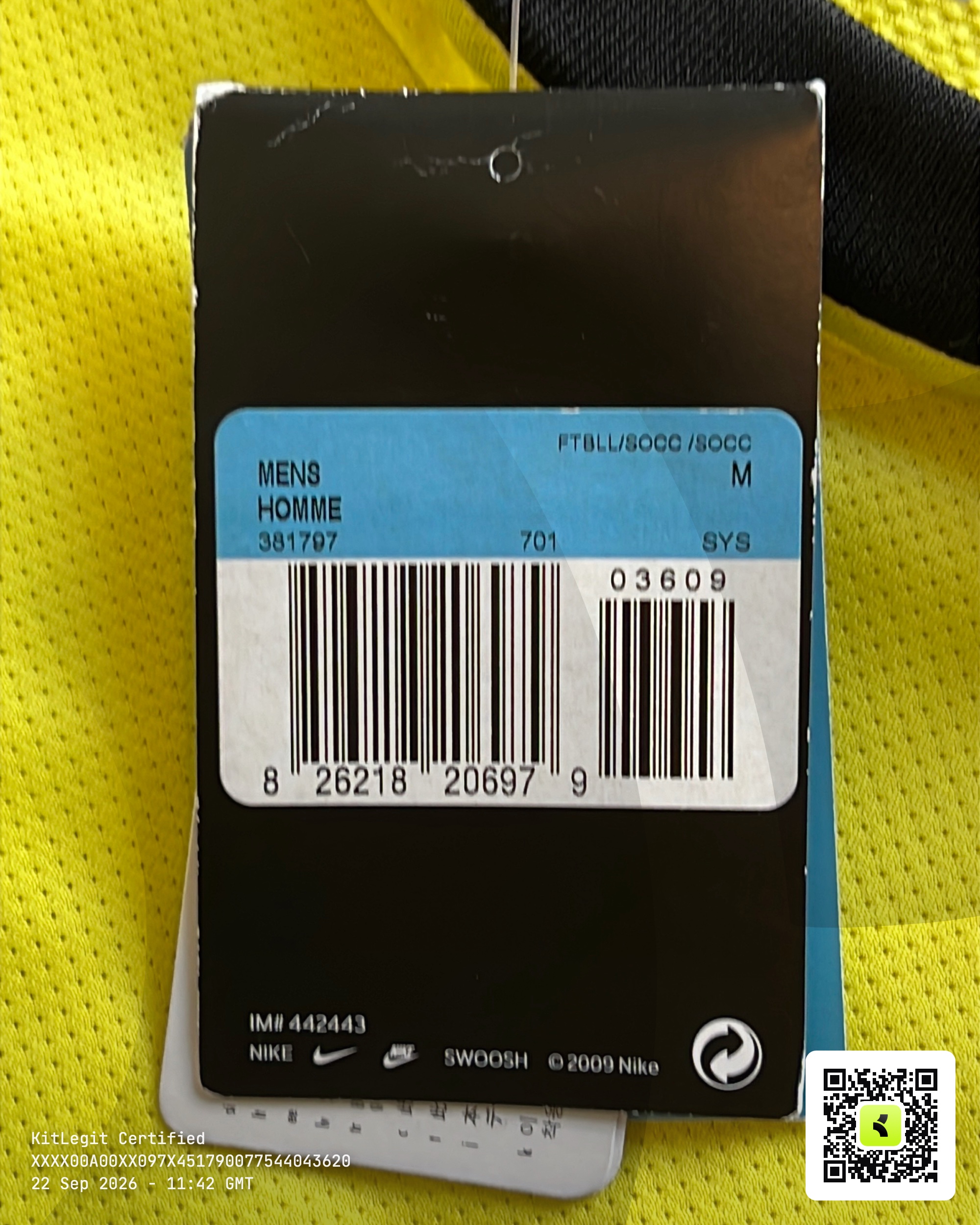 Authenticity evidence image of Aston Villa 2010/11 Nike Home Goalkeeper Shirt - Men's Medium