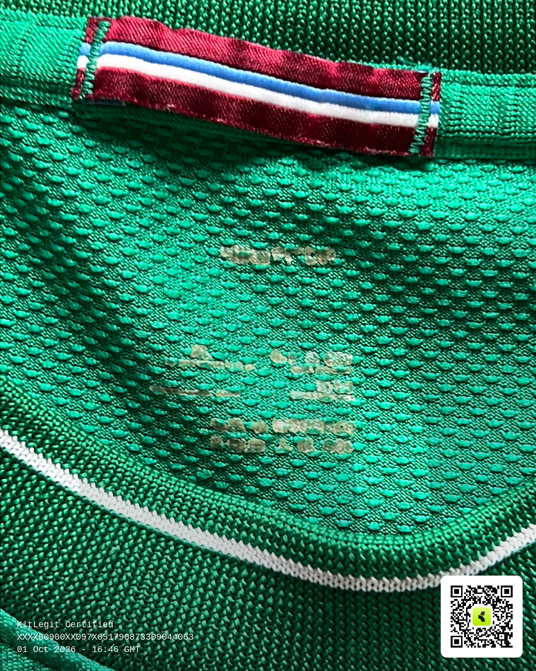Authenticity evidence image of Aston Villa 2009/10 Nike GK 2 Goalkeeper Shirt (Acorns) - Junior XL