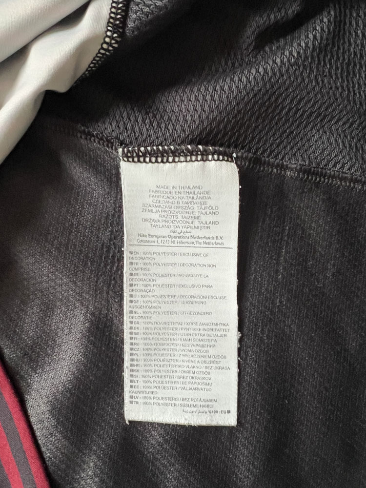 Authenticity evidence image of Aston Villa 2009/10 Nike Training 4 Shirt (Acorns) - Men's Large