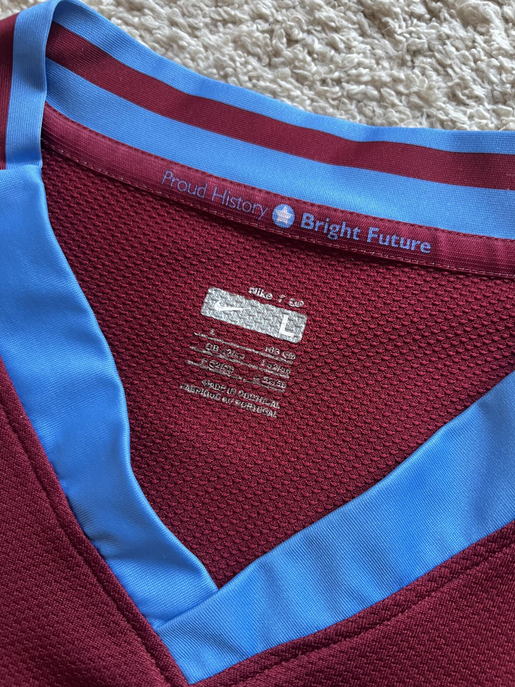 Authenticity evidence image of Aston Villa 2008/09 Nike Home Shirt (Acorns) - Men's Large