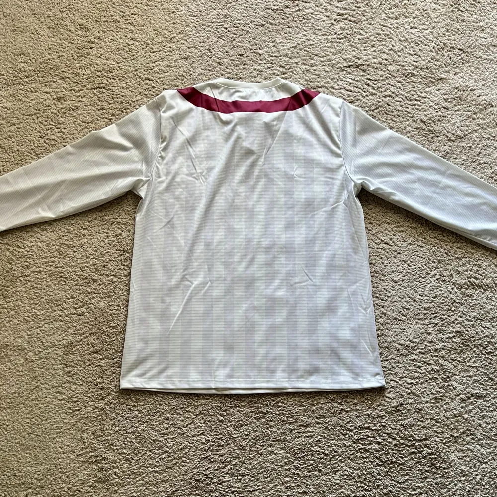 Rear view of Aston Villa 1900-21 235 Football Away Shirt - Men's Medium
