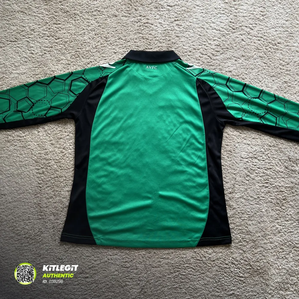 Rear view of Aston Villa 2012/13 Macron Home Goalkeeper Shirt (Genting Casinos) - Men's Small