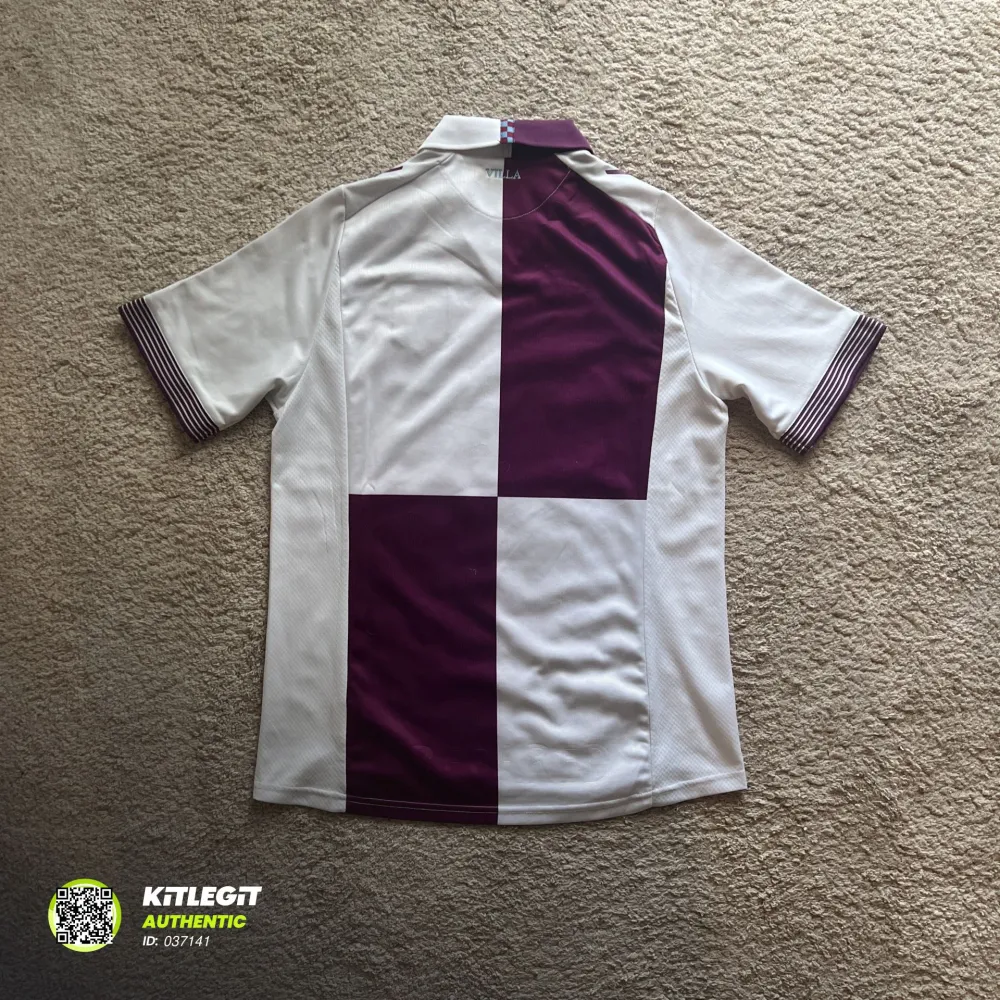 Rear view of Aston Villa 2013/14 Macron Away Shirt (Dafabet) - Men's Medium