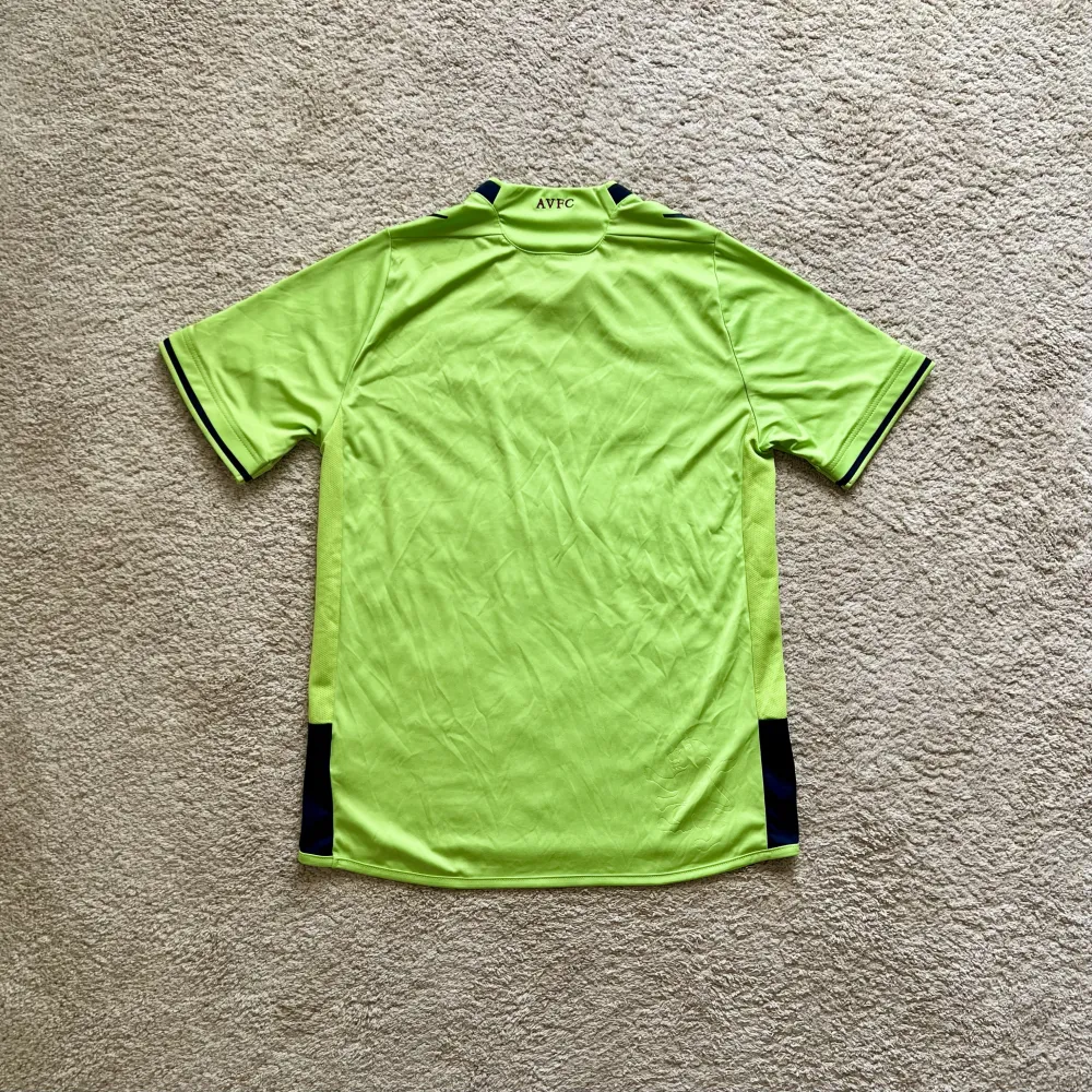 Rear view of Aston Villa 2013/14 Macron 3rd Shirt (Dafabet) - Junior XL
