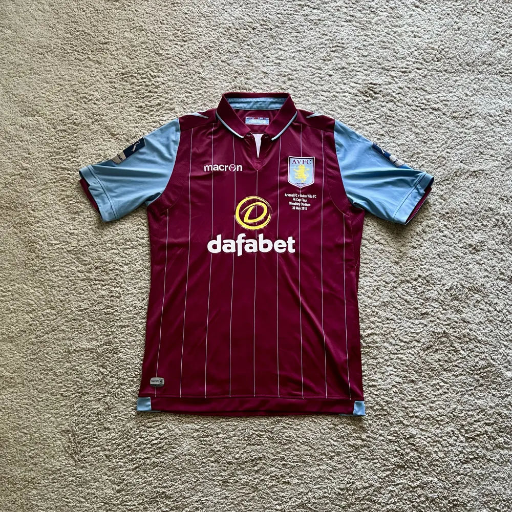 Front view of Aston Villa 2014/15 Macron Home Shirt (Dafabet) - Men's Medium