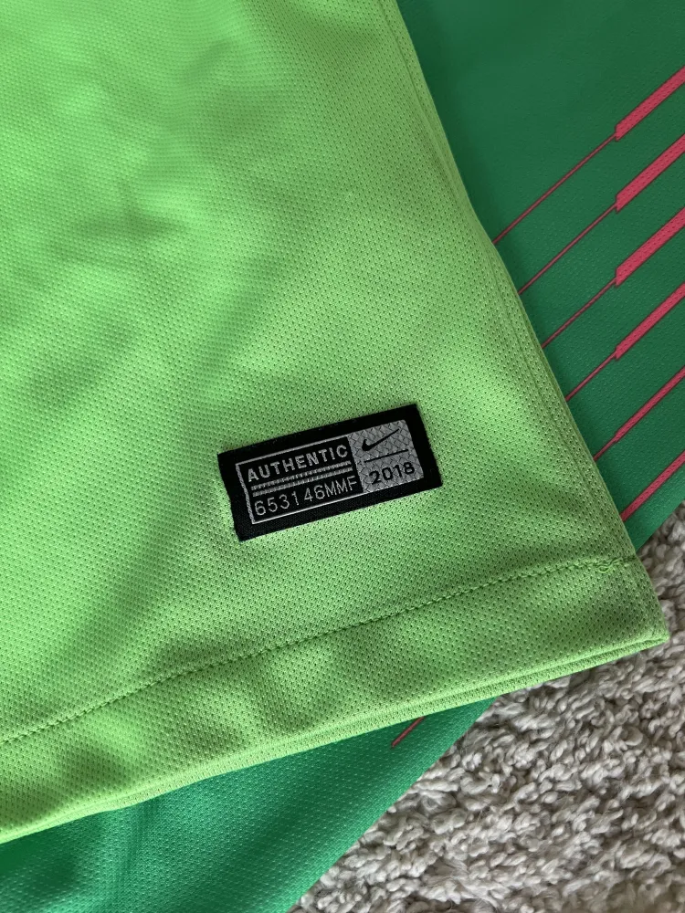 Image of Chelsea 2018/19 Nike GK 2 Goalkeeper Shirt (Yokohama Tyres) - Men's Medium