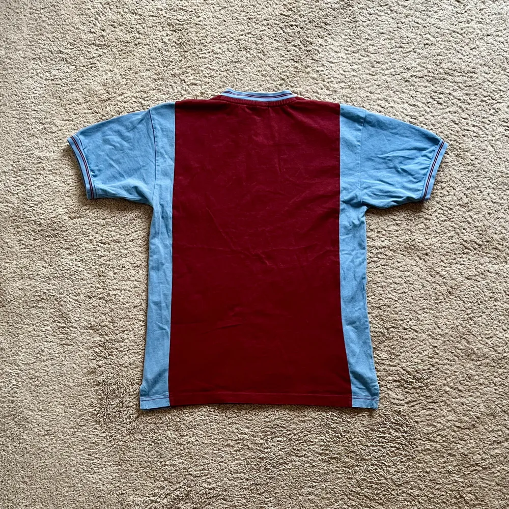 Rear view of Aston Villa 1981-83 Score Draw Home Shirt - Men's Medium