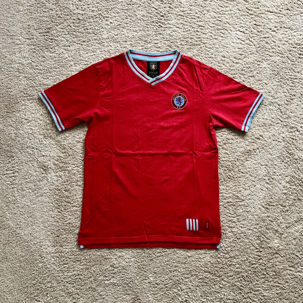 Front view of Aston Villa 1900-11 Aston Villa Heritage Shirt - Men's Medium