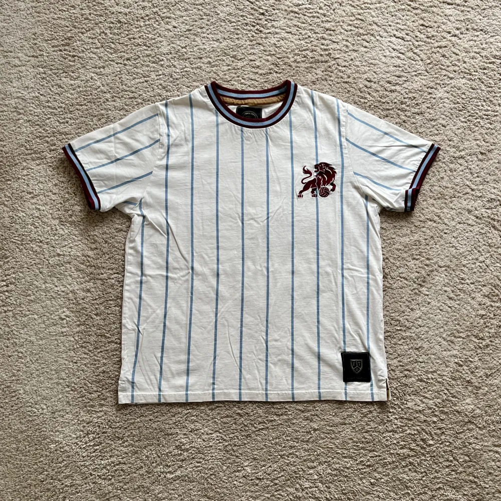 Front view of Aston Villa 1923-29 Football Town Away Shirt - Men's Large