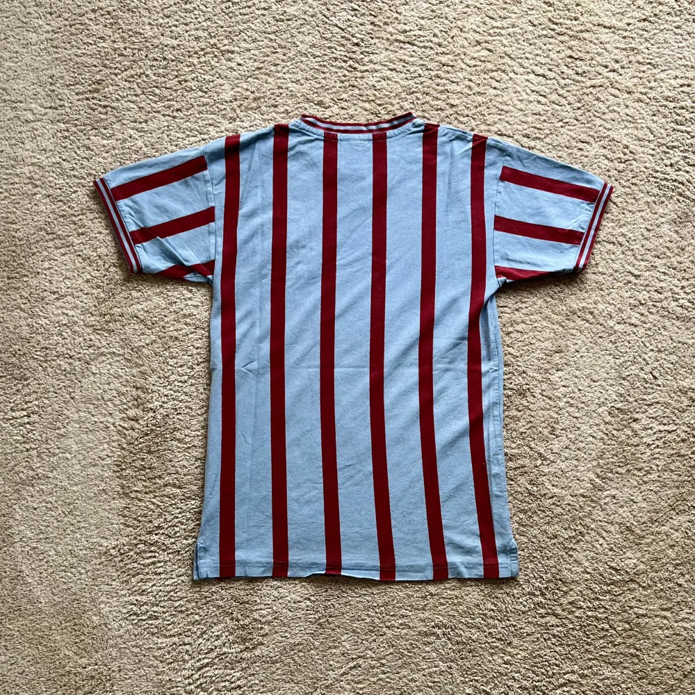 Rear view of Aston Villa 1956/57 Score Draw FA Cup Shirt - Men's Medium