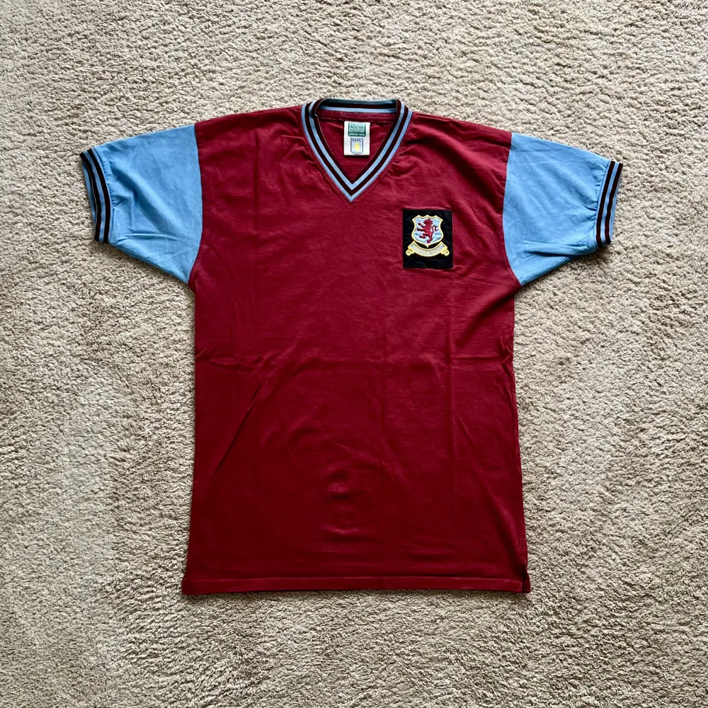 Front view of Aston Villa 1957-63 Score Draw Home Shirt - Men's Medium