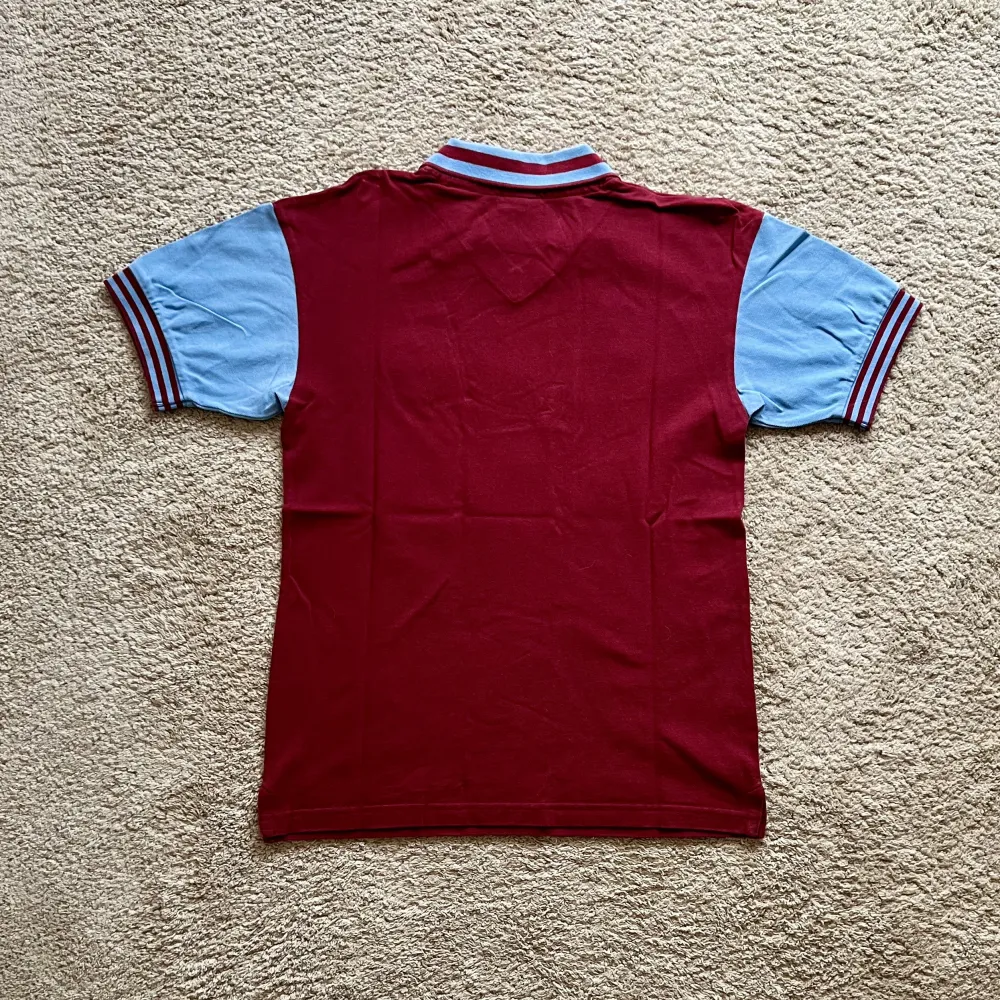 Rear view of Aston Villa 1974-81 Score Draw Home Shirt - Men's Medium