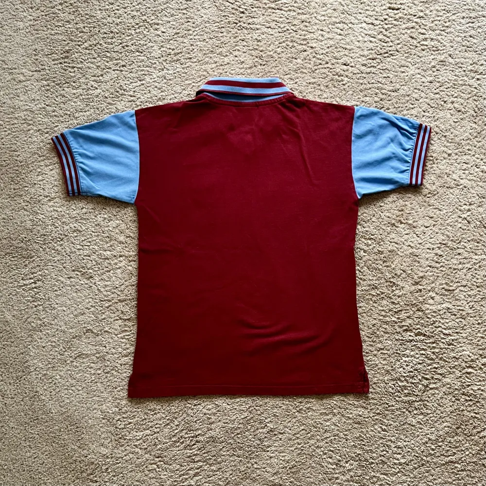 Rear view of Aston Villa 1975-81 Score Draw Home Shirt - Men's Medium