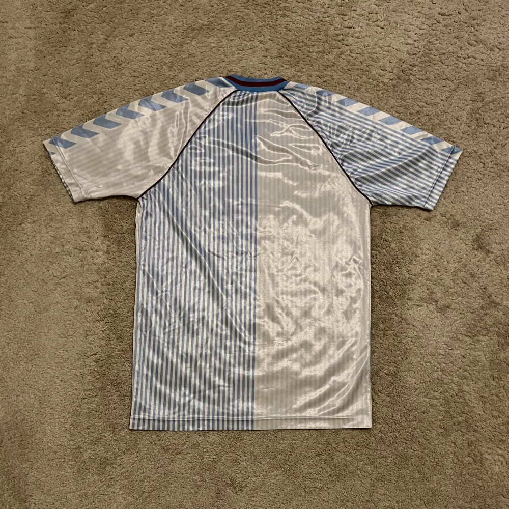 Rear view of Aston Villa 1987/88 Hummel Away Shirt (Mita Copiers) - Junior XL
