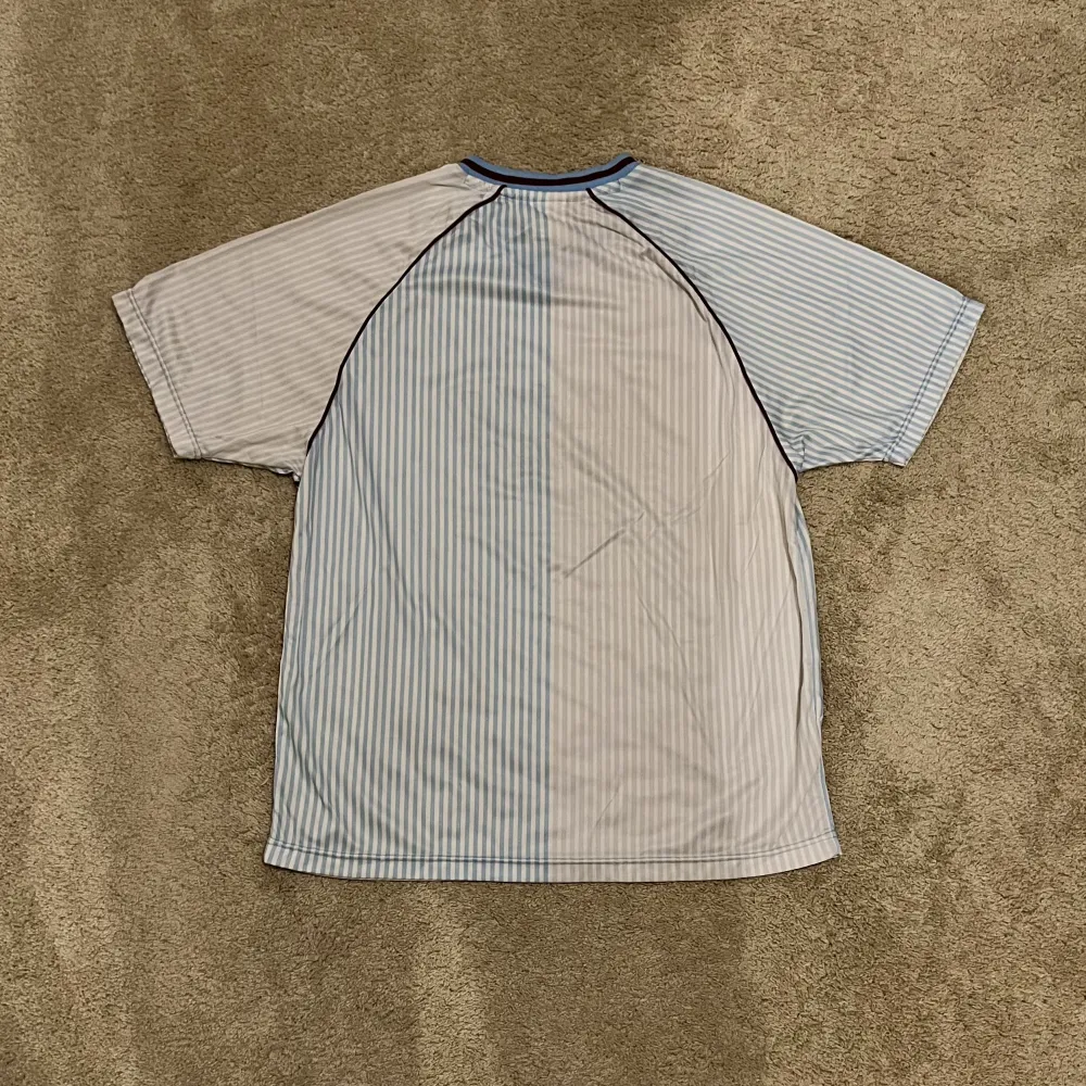Rear view of Aston Villa 1988/89 Score Draw Away Shirt (Mita Copiers) - Men's Large
