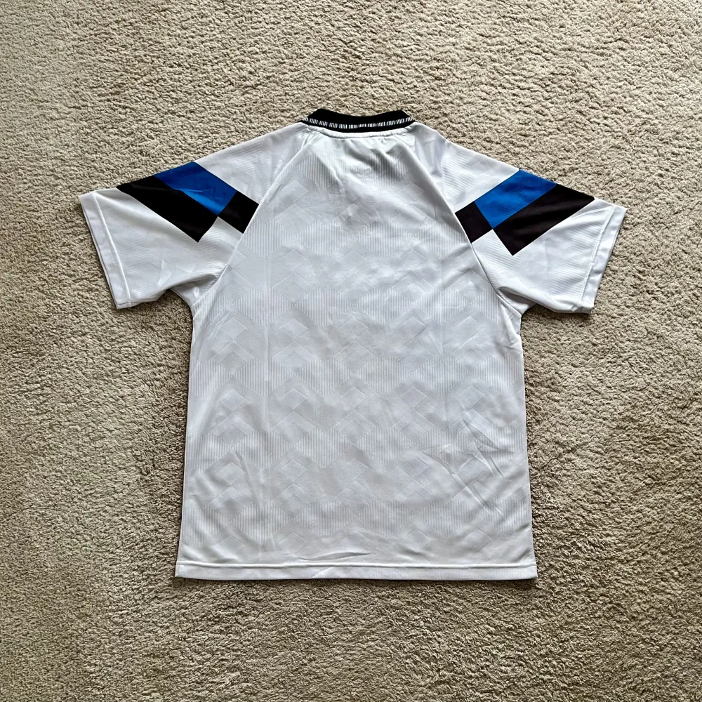 Rear view of Aston Villa 1992/93 Score Draw Away Shirt (Mita Copiers) - Men's Large
