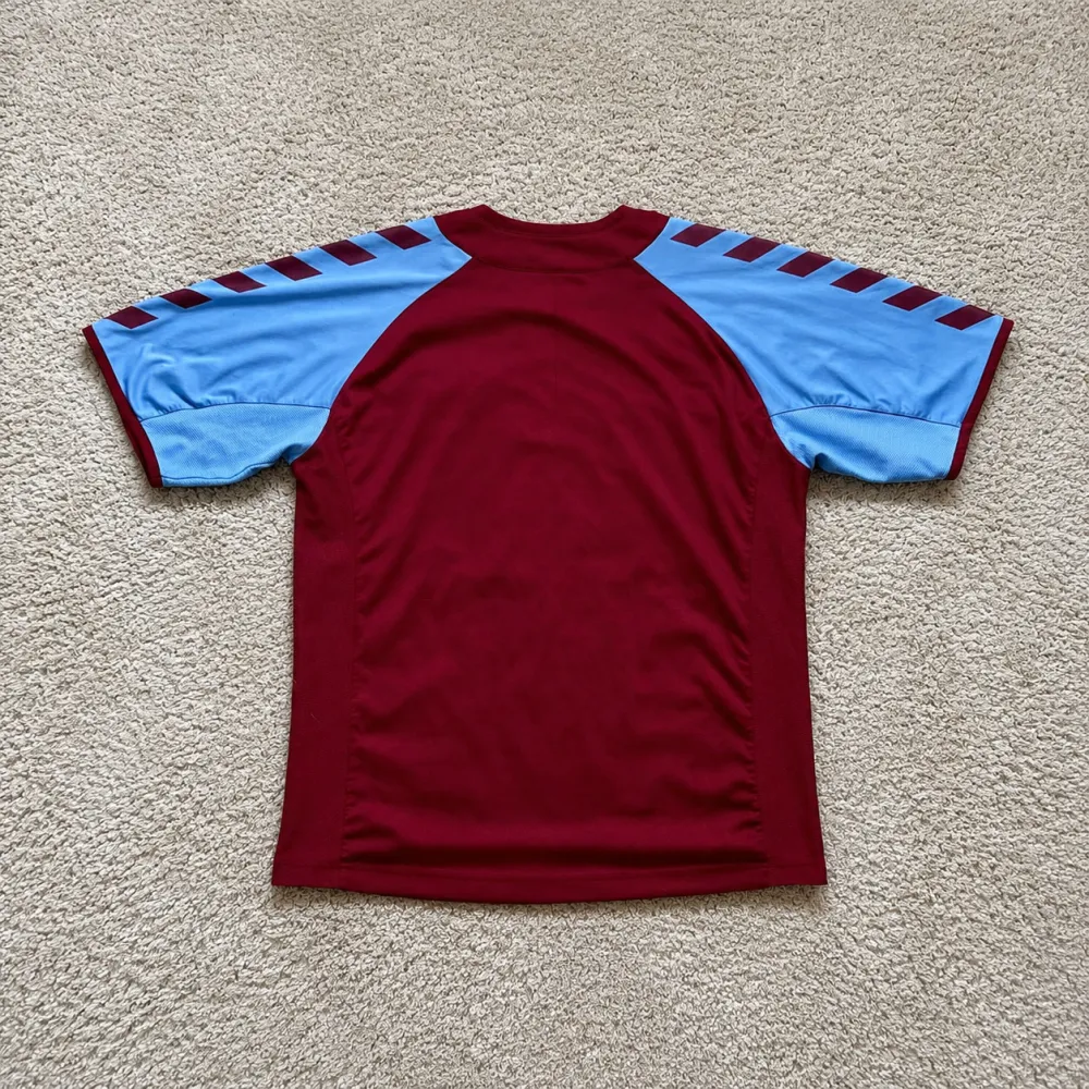 Rear view of Aston Villa 2004/05 Hummel Home Shirt (DWS Investments) - Men's Large
