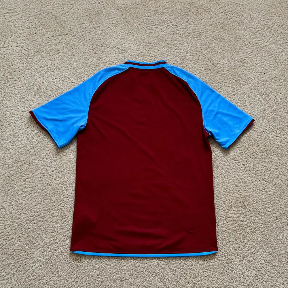 Rear view of Aston Villa 2008/09 Nike Home Shirt (Acorns) - Men's Large