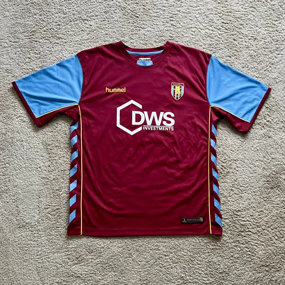 Front view of Aston Villa 2005/06 Hummel Home Shirt (DWS Investments) - Men's Large