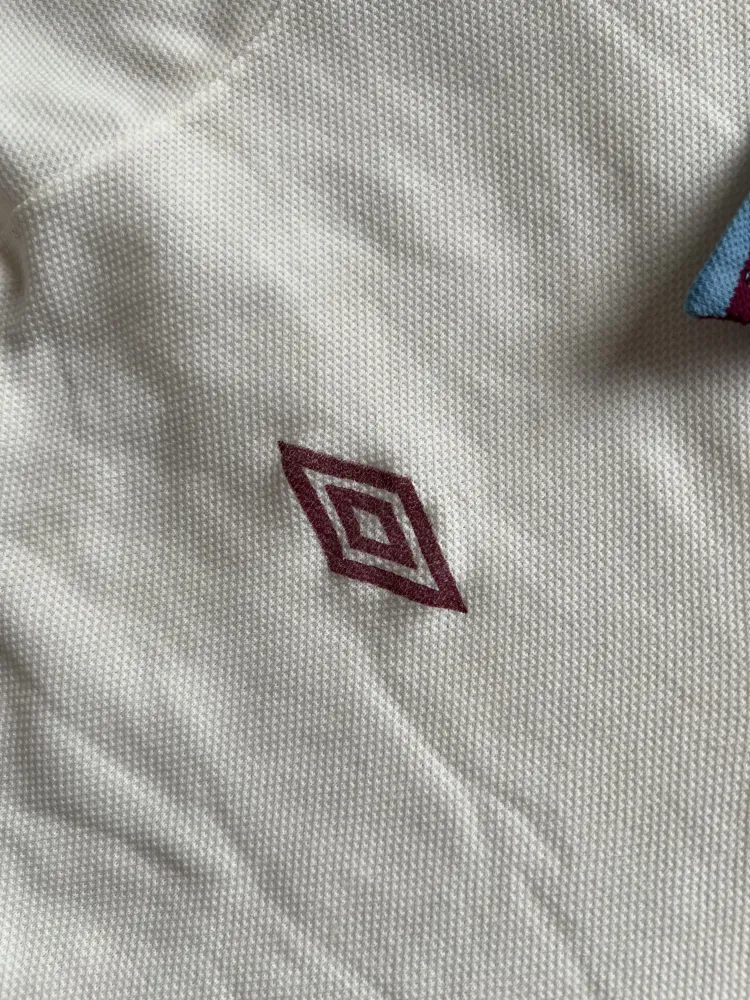 Image of Aston Villa 1976-81 Umbro Away Shirt - Men's Small
