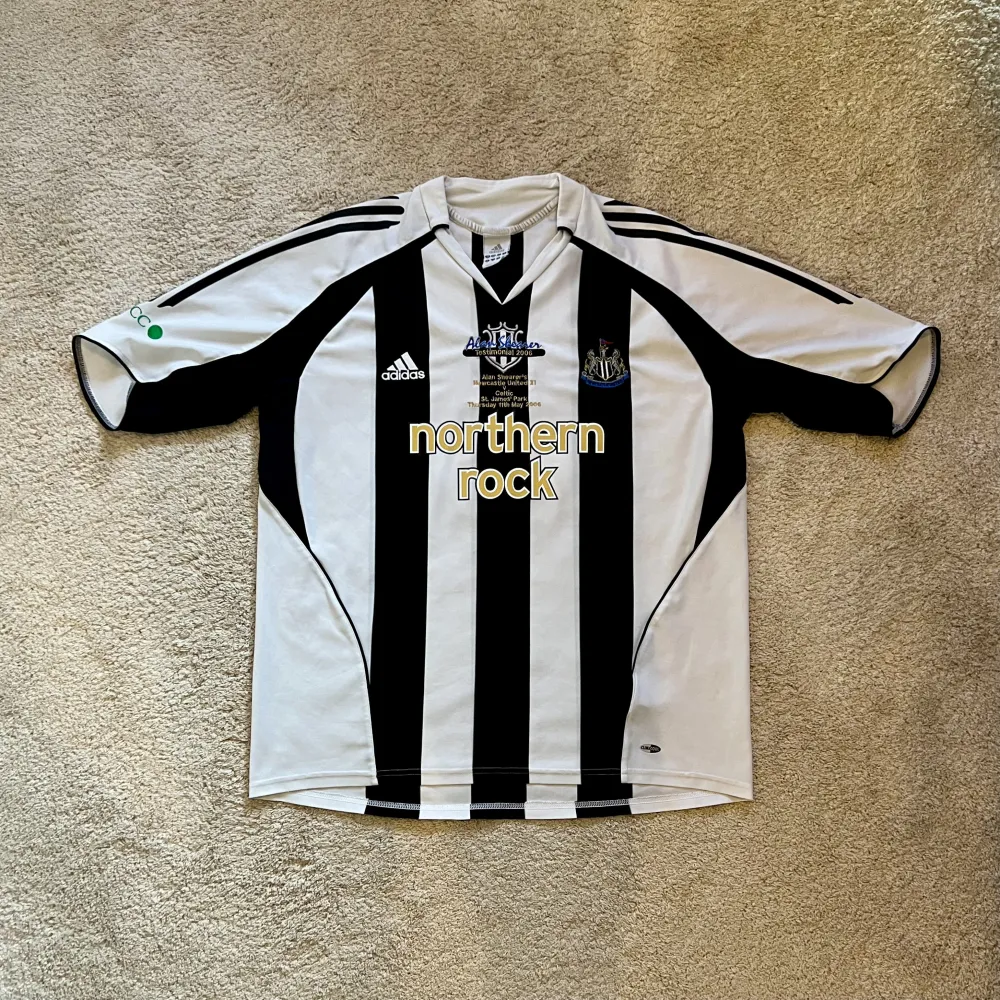 Front view of Newcastle United 2006/07 Adidas Home Shirt (Northern Rock) - Men's XXL