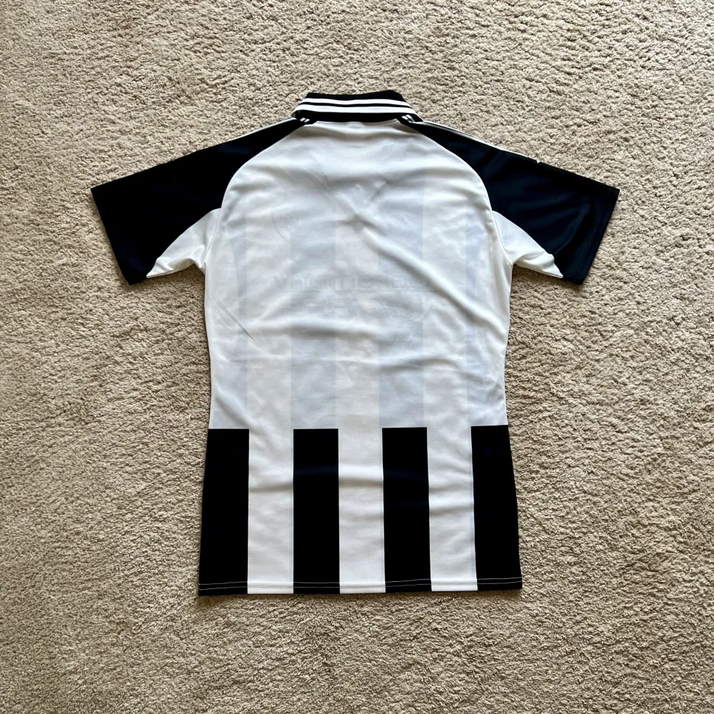 Rear view of Portimonense SC 2018-23 Mizuno Home Shirt (Ceremony) - Men's Medium