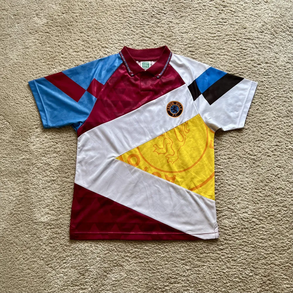Front view of Aston Villa 1991-93 Score Draw Home / Away / 3rd Shirt - Men's Medium