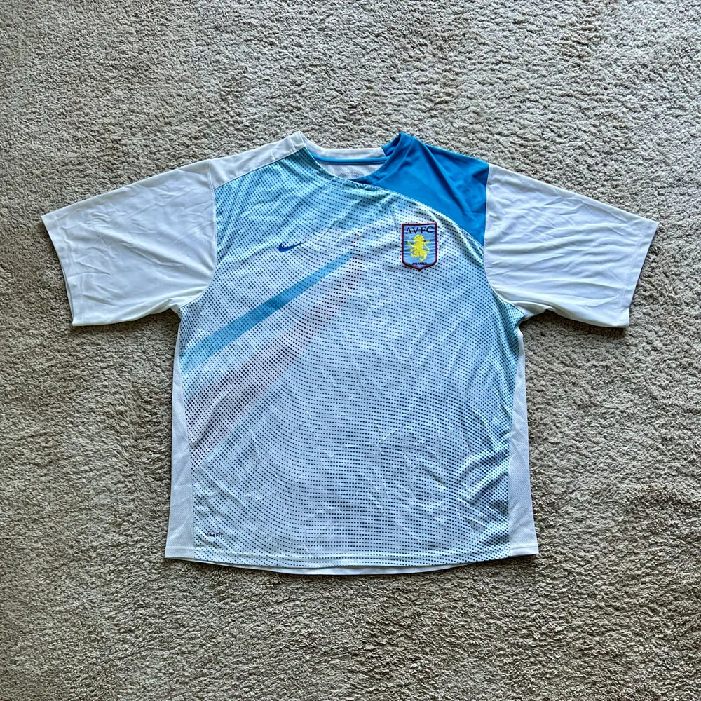 Front view of Aston Villa 2008/09 Nike Training 2 Shirt - Men's XL