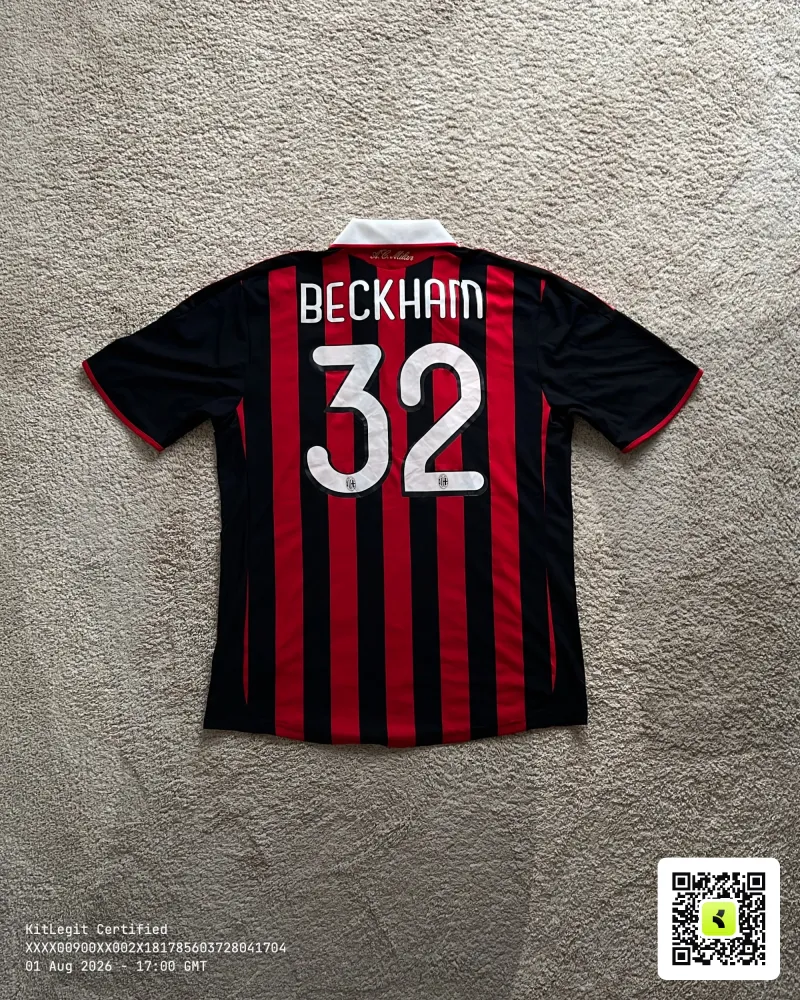 Rear view of AC Milan 2009/10 Adidas Home Shirt - Men's Medium