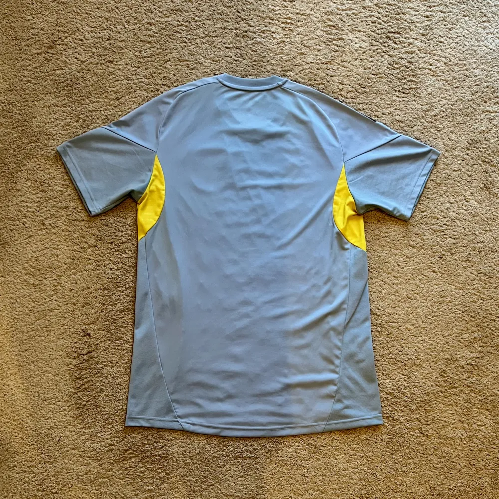 Rear view of Aston Villa 2025/26 Adidas Training 1 Shirt - Men's Medium