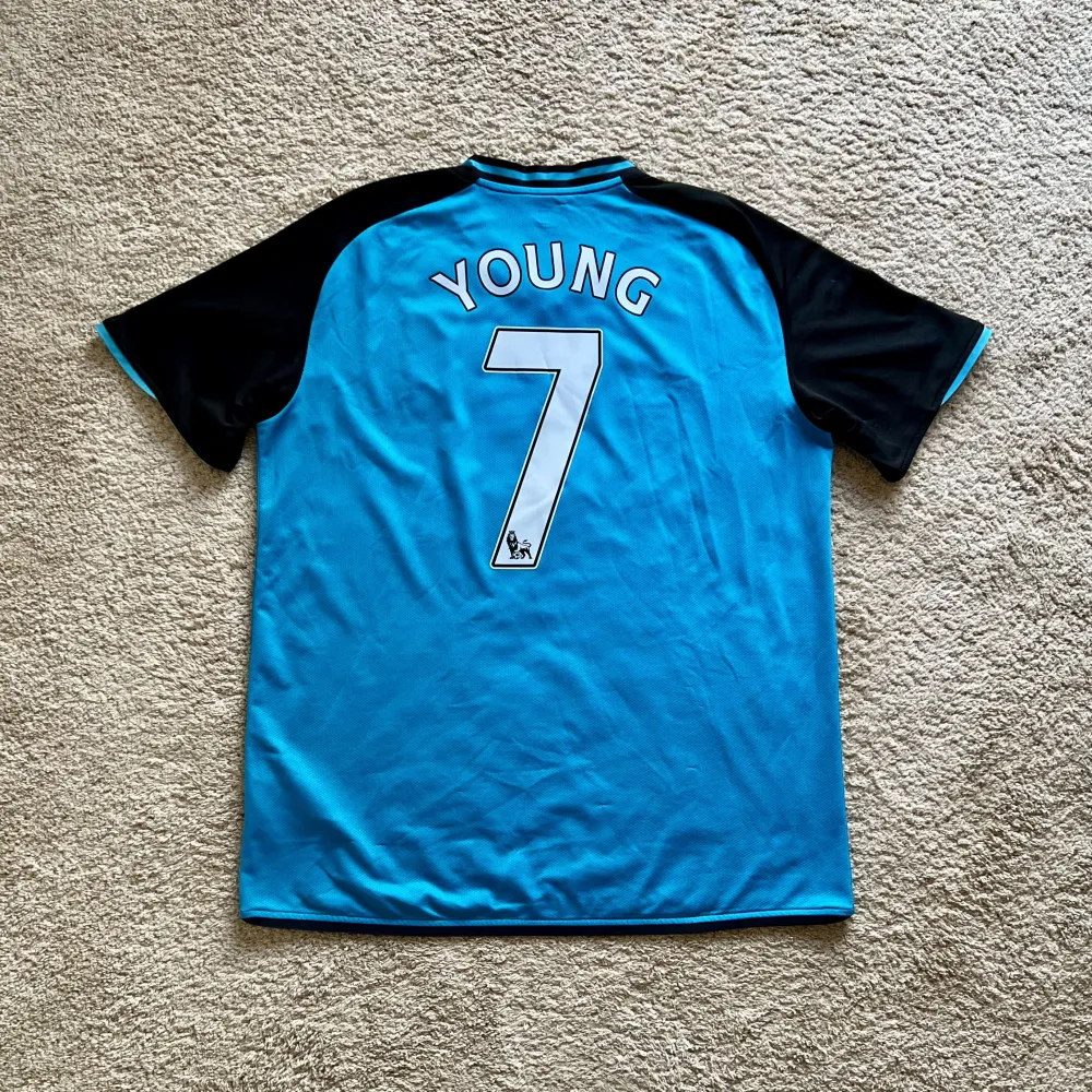 Rear view of Aston Villa 2008-10 Nike Away / 3rd Shirt (Acorns) - Men's XL