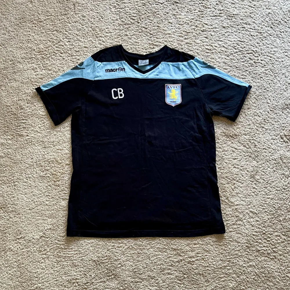 Front view of Aston Villa 2012/13 Macron Training 3 Match Worn Shirt - Men's XL