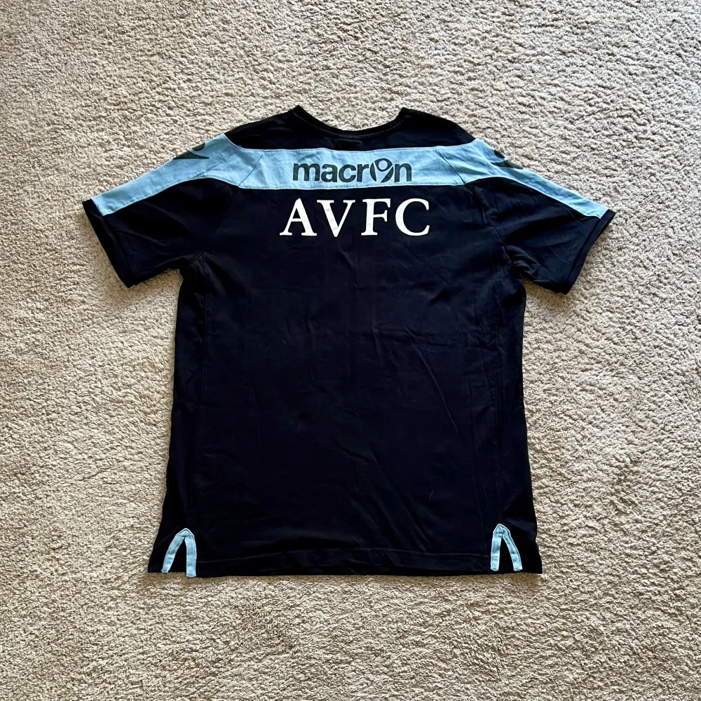 Rear view of Aston Villa 2012/13 Macron Training 3 Match Worn Shirt - Men's XL