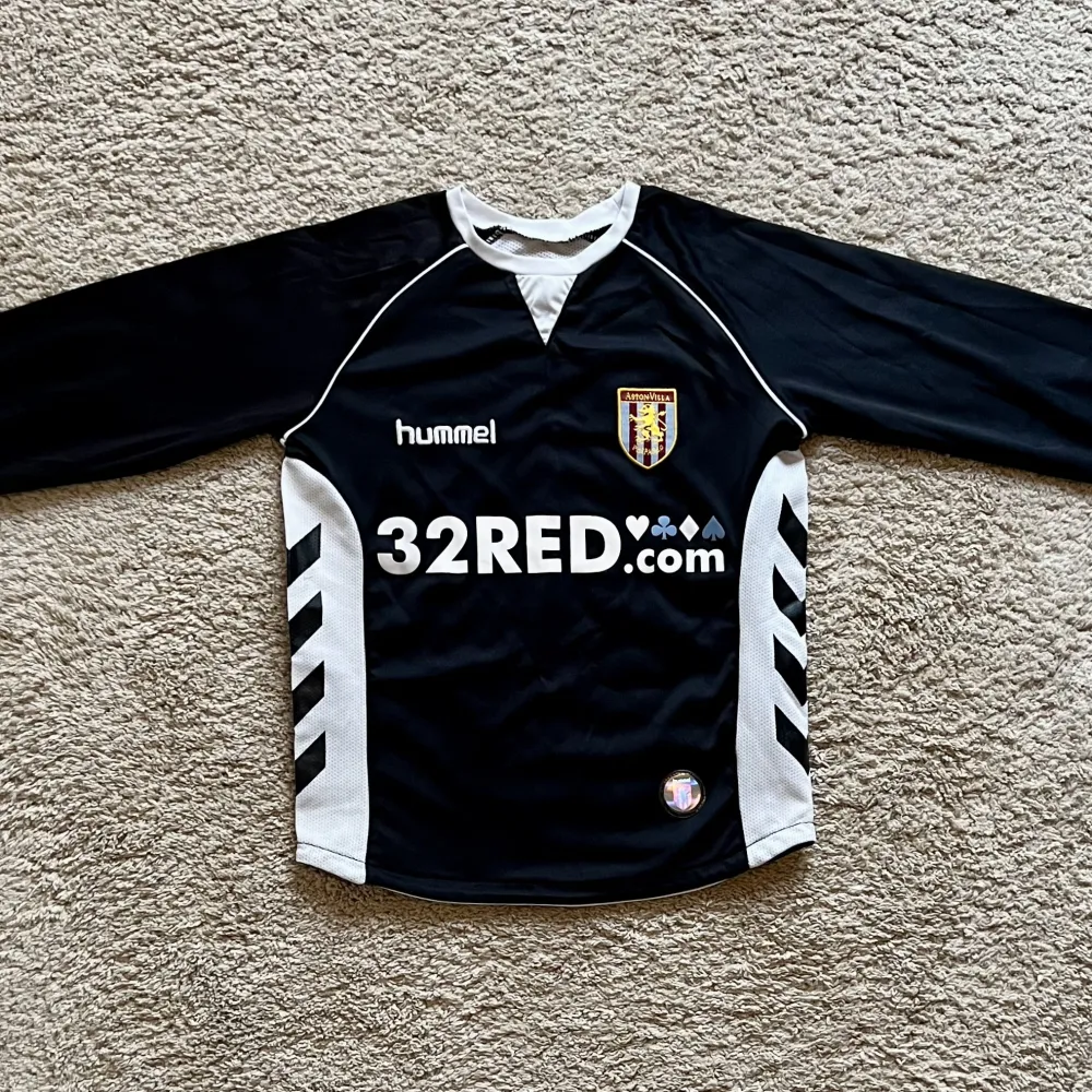 Front view of Aston Villa 2006/07 Hummel GK 2 Goalkeeper Shirt (32Red) - Men's Small
