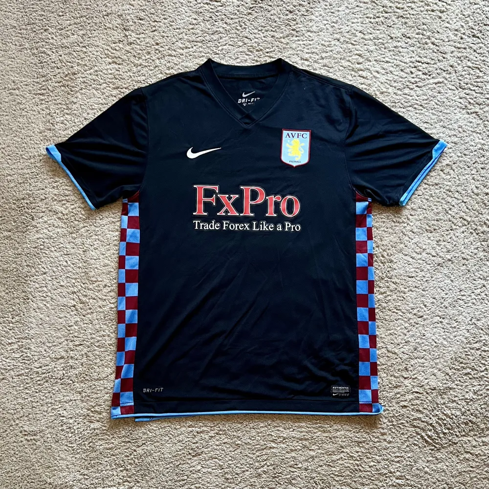 Front view of Aston Villa 2010/11 Nike Away Shirt (FX Pro) - Men's Large