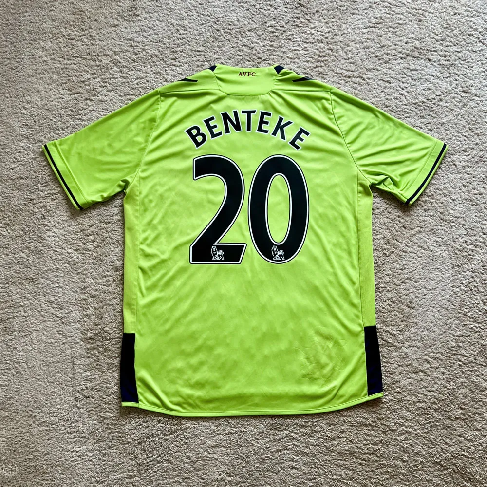 Rear view of Aston Villa 2012/13 Macron Away Shirt (Genting Casinos) - Men's Large