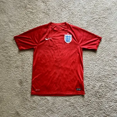Front view of England 2014/15 Nike Away Shirt - Men's Medium